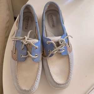 Sperry Bluefish boat shoe Great condition. Some wear but basically like new!